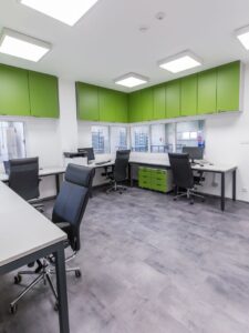 Az Alex Fémbútor kivitelezésében az Iroda projekt