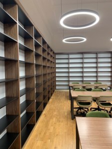A H-Copex Bútor kivitelezésében a PTE könyvtár projekt, Pécs